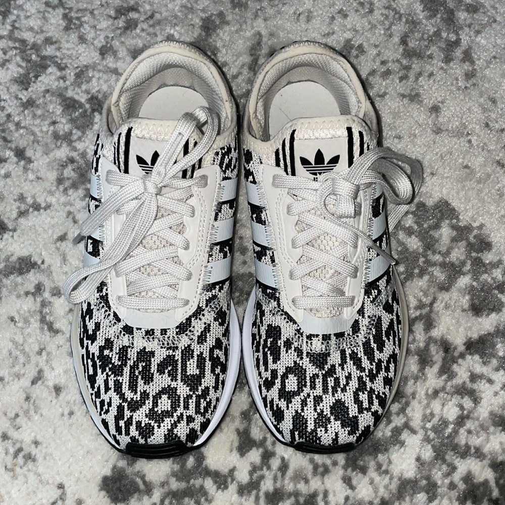 Adidas Swift Run- Animal Print